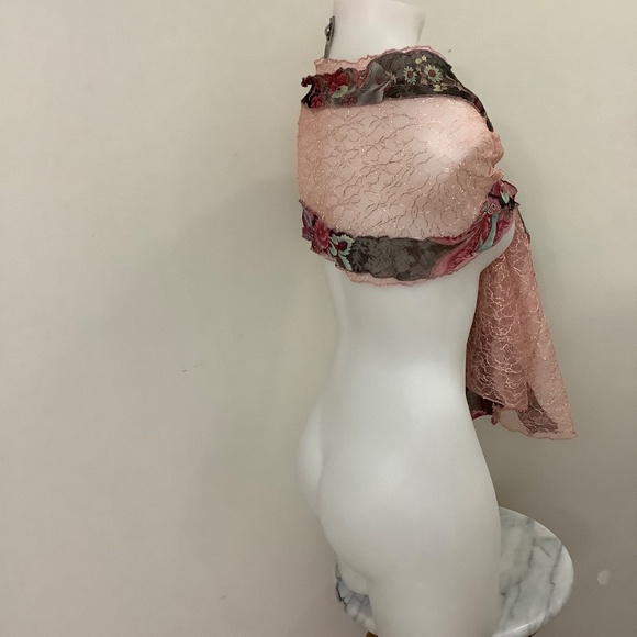 Pink Lace Fancy Scarf Excellent Condition - Picture 6 of 13